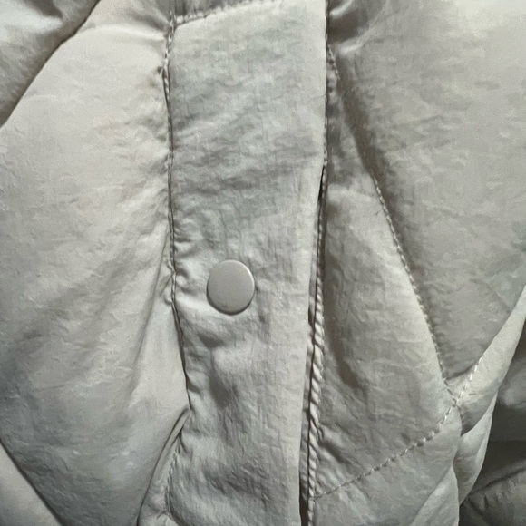 Garage Women's Off-White Puffer Jacket - Picture 7 of 11